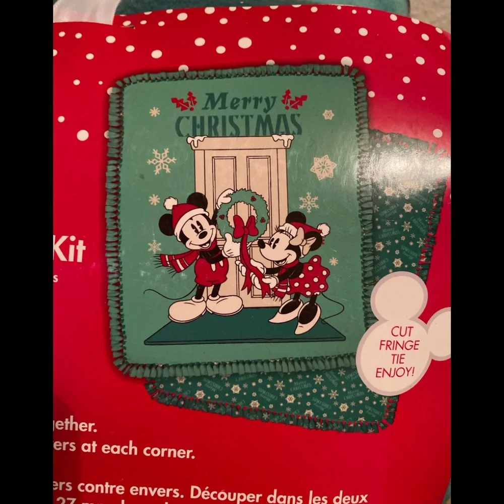 Disney No Sew Christmas Throw NIB